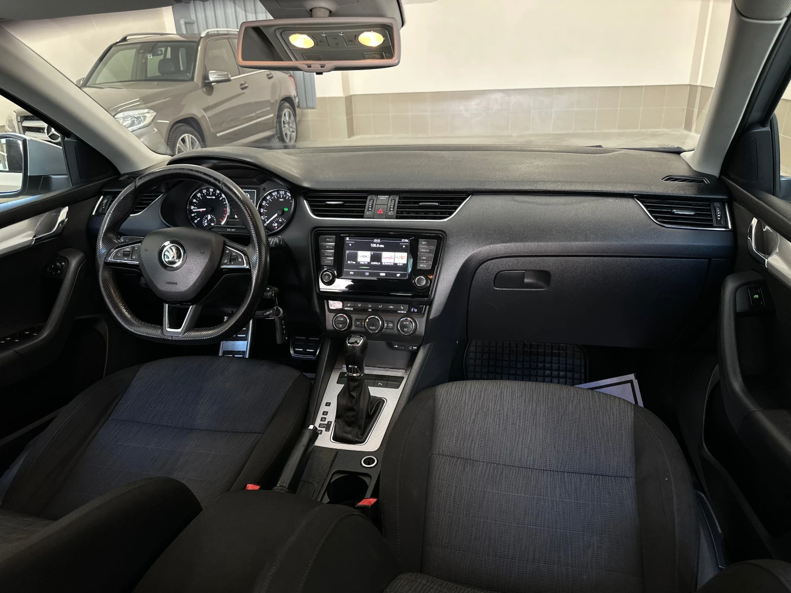 Skoda Octavia 2.00D/DSG6/2017г/ОБСЛУЖЕН/Уникат/FULL-LED/Като-НОВ, снимка 11 - Автомобили и джипове - 54497468