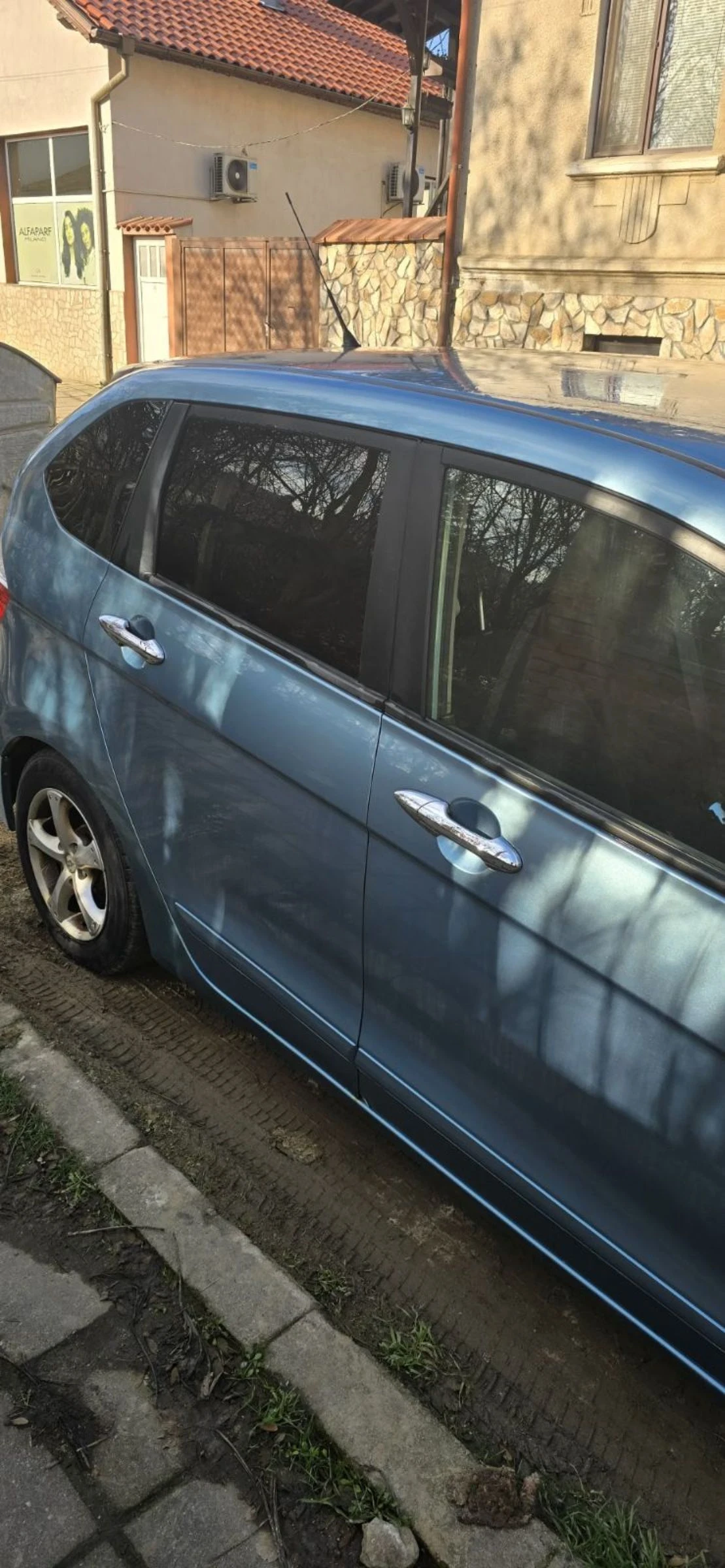 Honda Fr-v, снимка 5 - Автомобили и джипове - 54863051