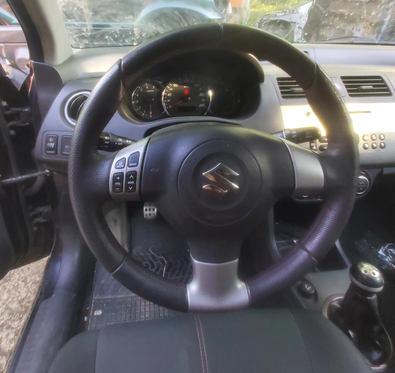 Suzuki Swift SPORT 1.6-на части , снимка 13 - Автомобили и джипове - 54900510