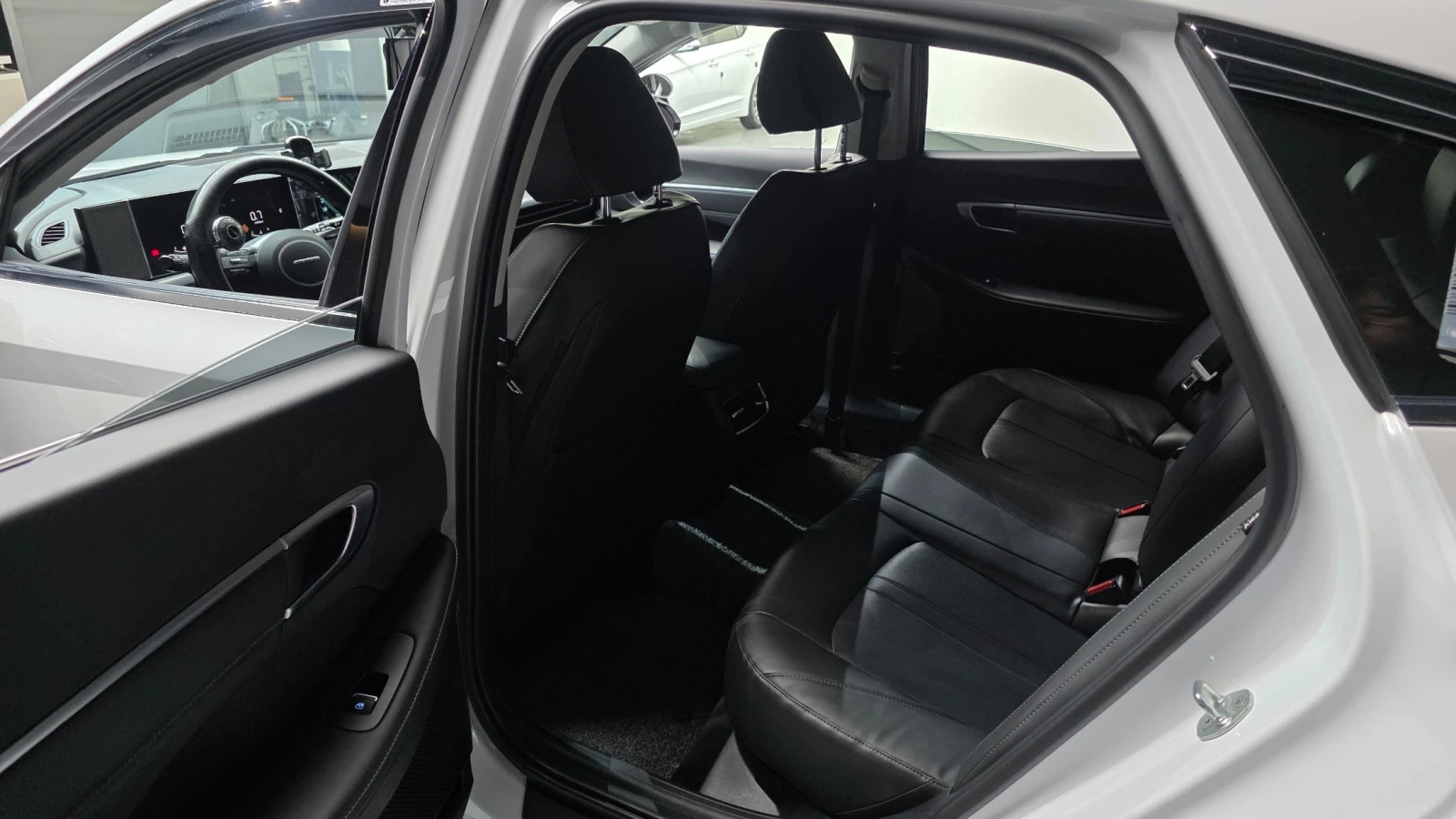 Hyundai Sonata ФАБРИЧНА ГАЗ* DISTR* ПОДГРЕВИ* NAVI* CAM, снимка 13 - Автомобили и джипове - 55146706