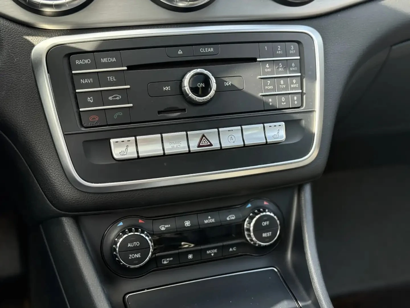 Mercedes-Benz CLA 250 AMG PKG 4MATIC ЦЕНА ДО БЪЛГАРИЯ АВТОКРЕДИТ, снимка 11 - Автомобили и джипове - 55316735