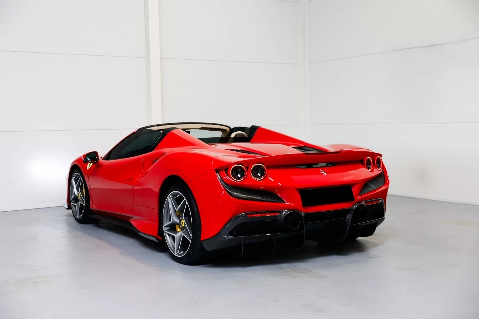 Ferrari F8 SPIDER / NOVITEC / CARBON / LIFT / CERAMIC / 360, снимка 6 - Автомобили и джипове - 55429623