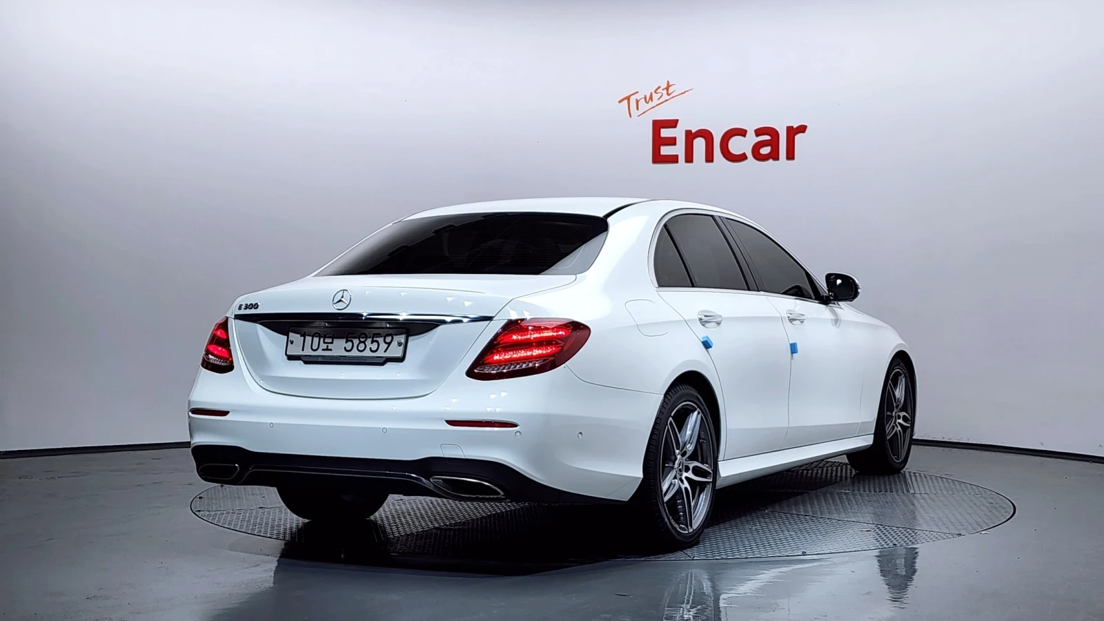 Mercedes-Benz E 300 E300 AMG Line, снимка 2 - Автомобили и джипове - 55541833