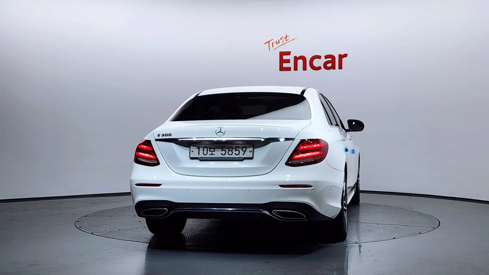 Mercedes-Benz E 300 E300 AMG Line, снимка 4 - Автомобили и джипове - 55541833