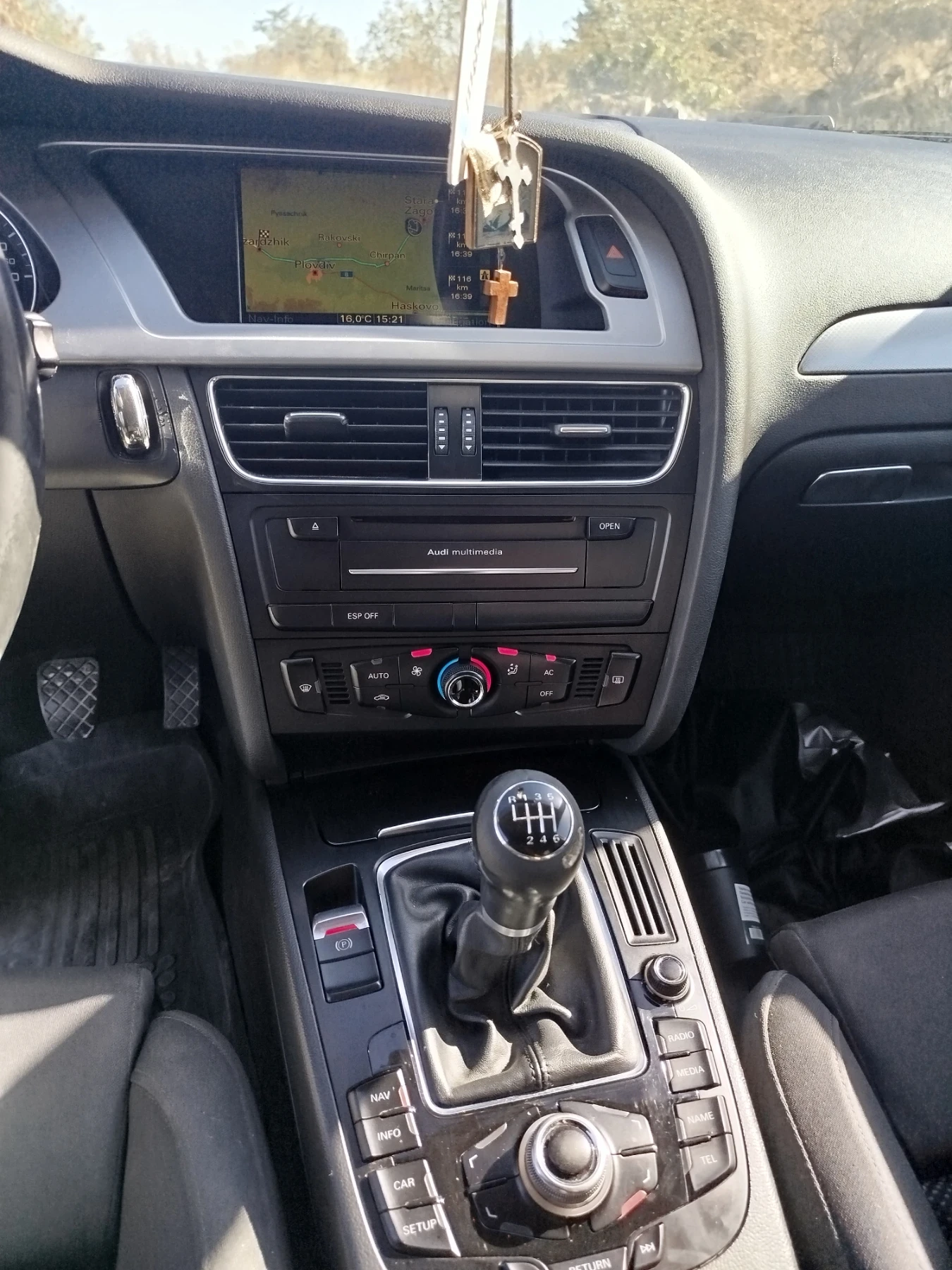 Audi A4 B8 2.7TDI, снимка 11 - Автомобили и джипове - 56347664