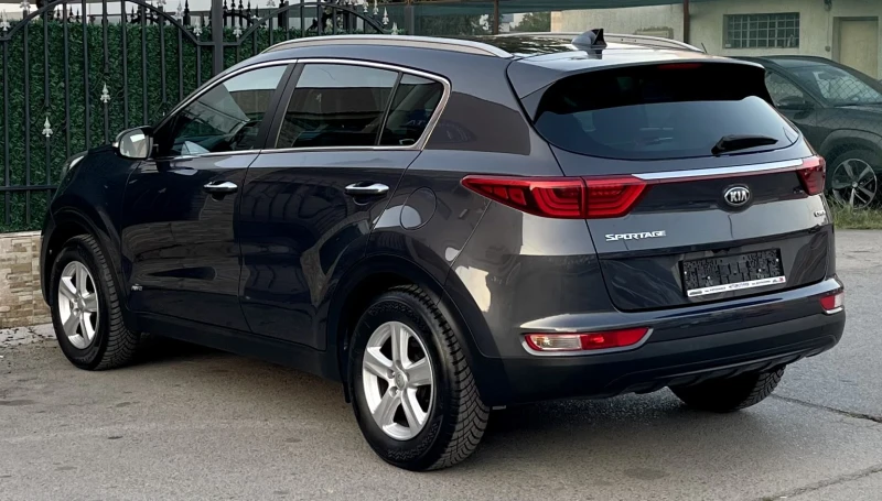 Kia Sportage 2.0 CRDI AWD EURO 6B, снимка 6 - Автомобили и джипове - 51994274