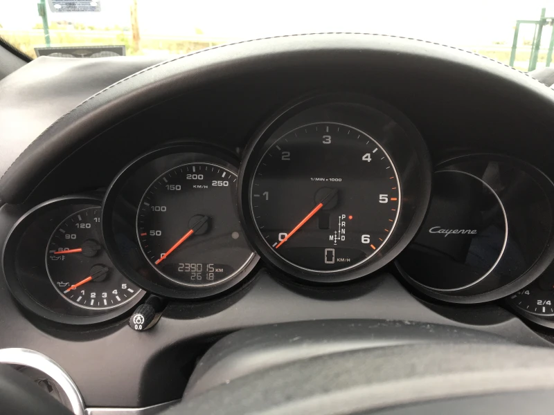 Porsche Cayenne 3.0TDI 240kc, снимка 15 - Автомобили и джипове - 52063819