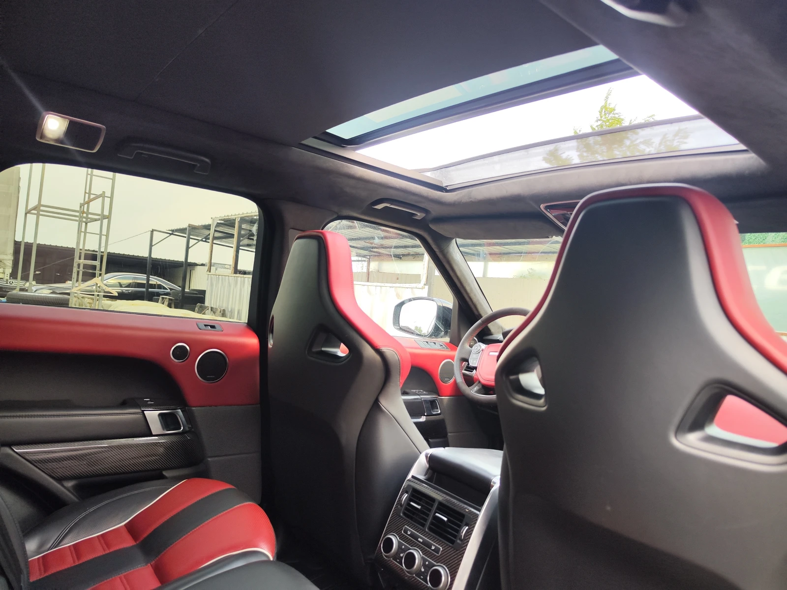 Land Rover Range Rover Sport SVR* MERIDIAN* CARBON* CAMERA* ALCANTAR* LIZING - изображение 9