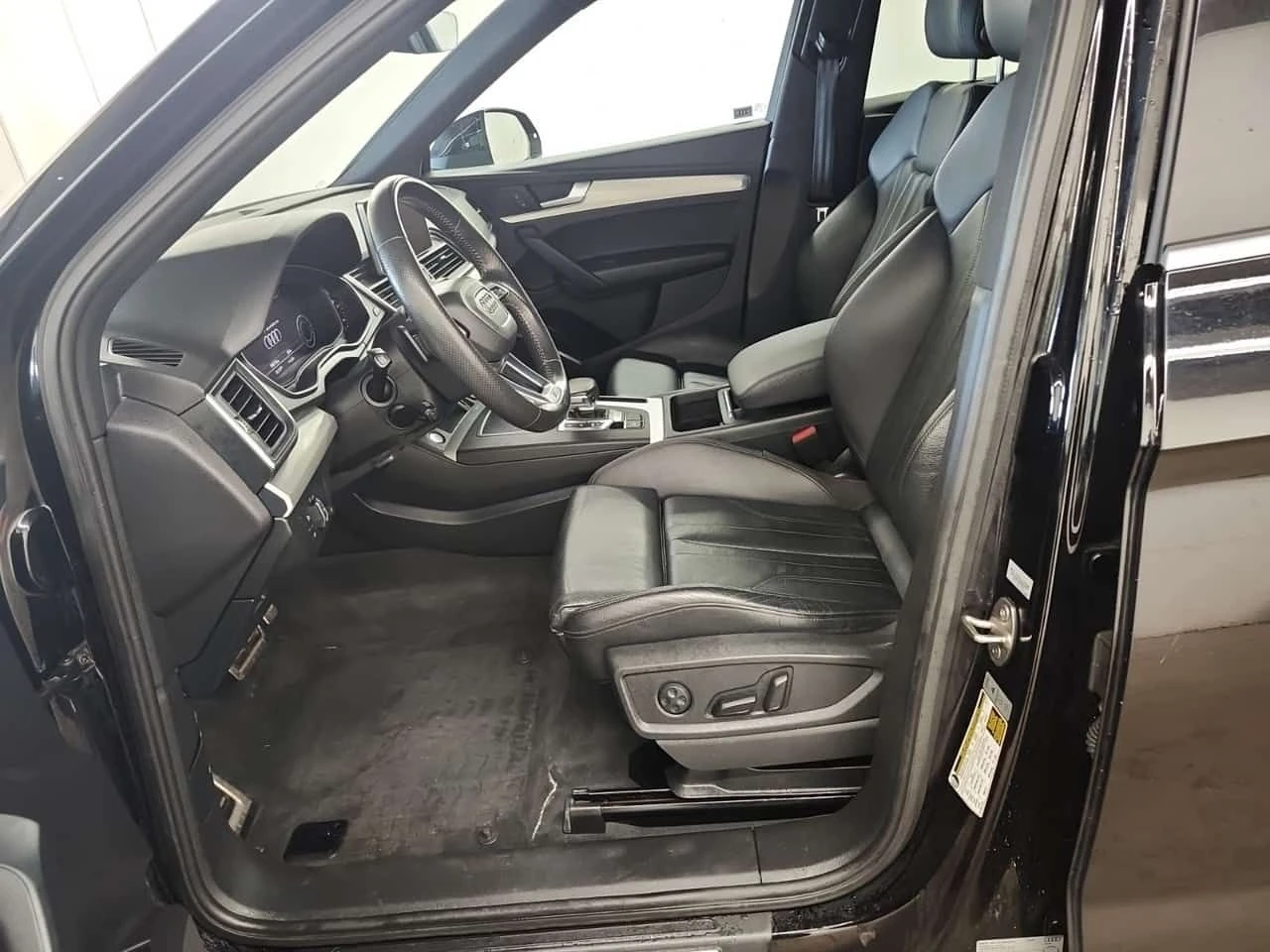 Audi Q5 * PROGRESSIV * CARFAX * ПАНОРАМА * 360 КАМЕРА * , снимка 8 - Автомобили и джипове - 53991098