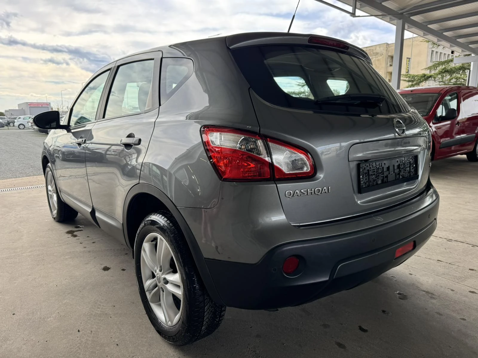 Nissan Qashqai 2.0DCI* 150ps* 4x4* НАВИ, снимка 3 - Автомобили и джипове - 54109194