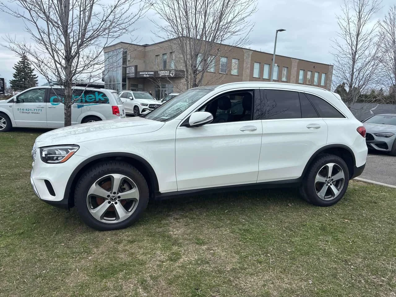 Mercedes-Benz GLC 300 /DISTRONIC/CARFAX/КЛИП НА МОТОРА , снимка 2 - Автомобили и джипове - 54365773