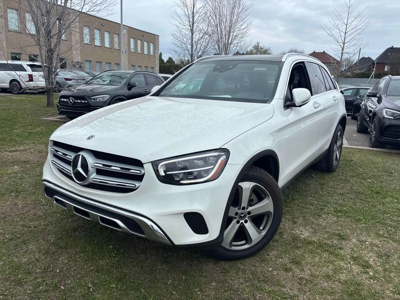 Mercedes-Benz GLC 300 /DISTRONIC/CARFAX/КЛИП НА МОТОРА 