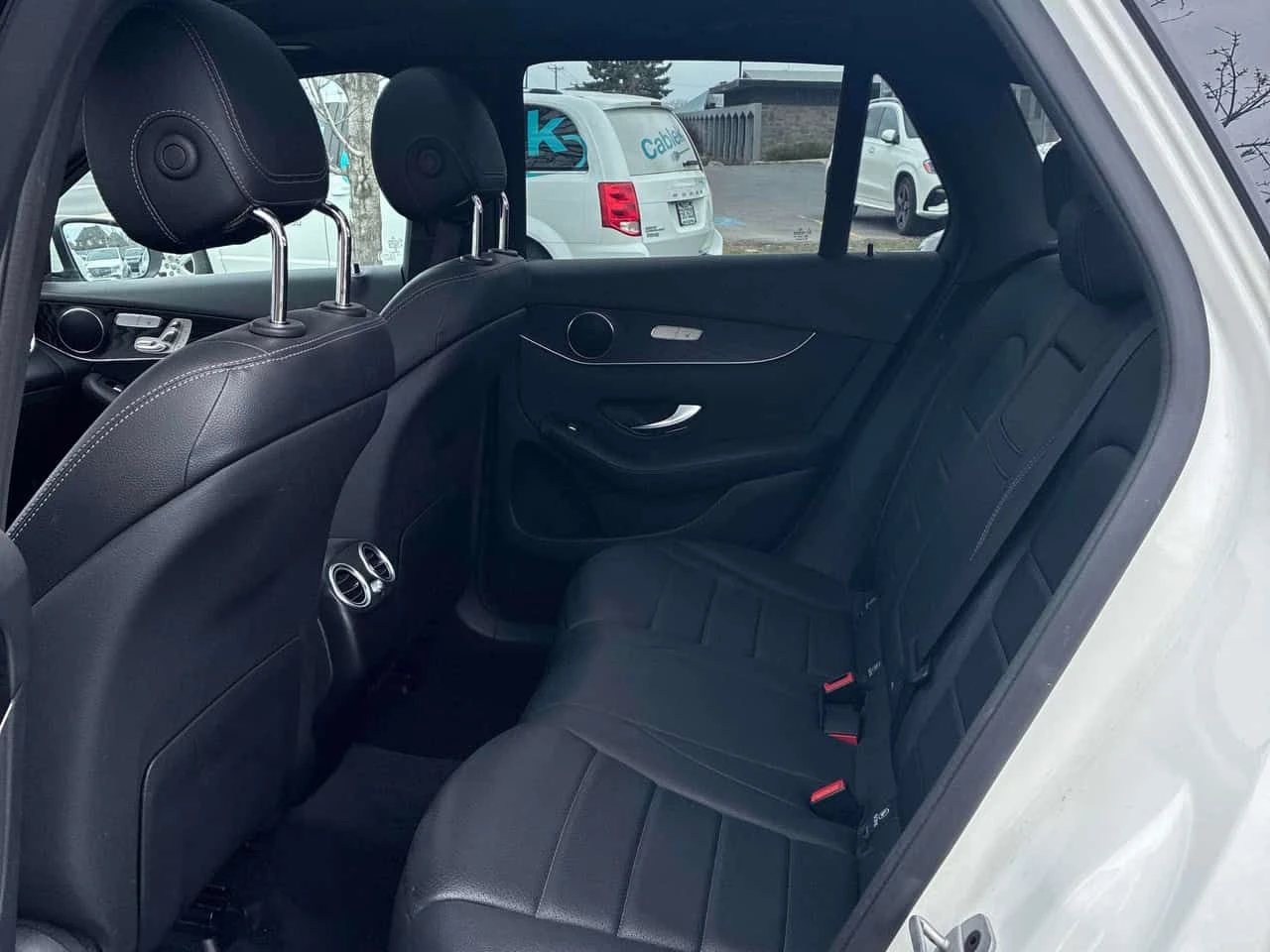 Mercedes-Benz GLC 300 /DISTRONIC/CARFAX/КЛИП НА МОТОРА , снимка 13 - Автомобили и джипове - 54365773