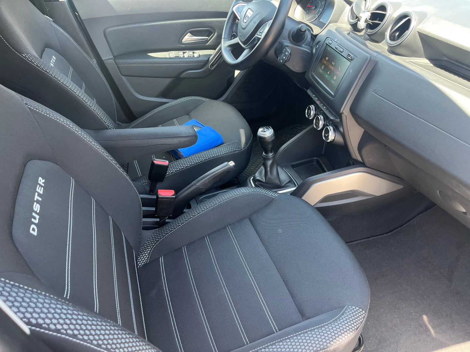Dacia Duster 1, 6 I + LPG, снимка 6 - Автомобили и джипове - 54439331