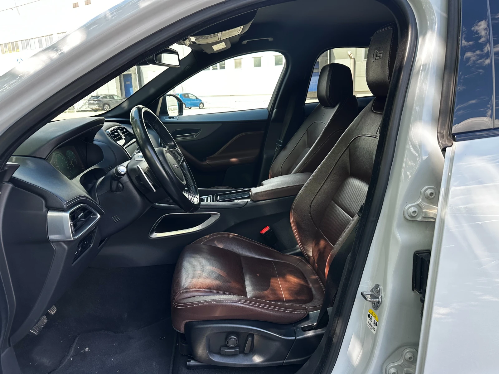Jaguar F-PACE от България/Реални километри, снимка 9 - Автомобили и джипове - 54836657