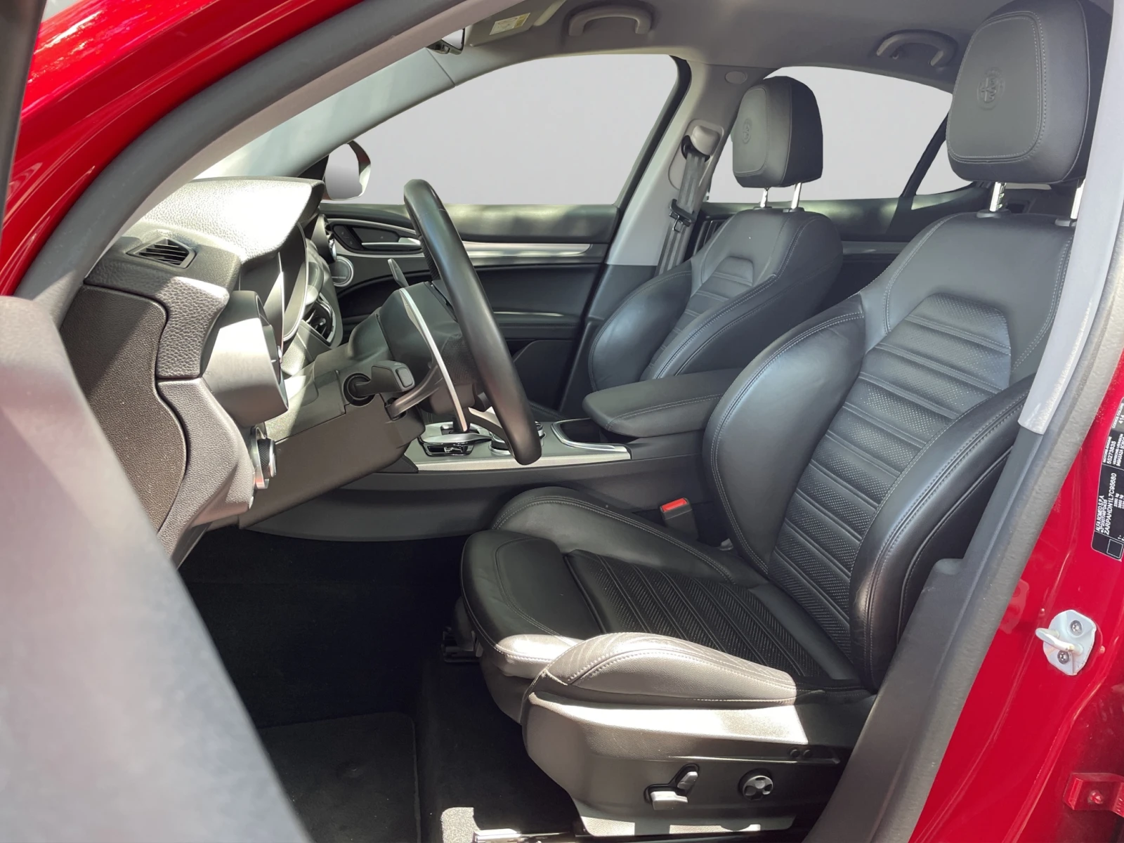 Alfa Romeo Stelvio VELOCE 2.0 Petrol 280 hp AT8 Q4, снимка 9 - Автомобили и джипове - 54965864