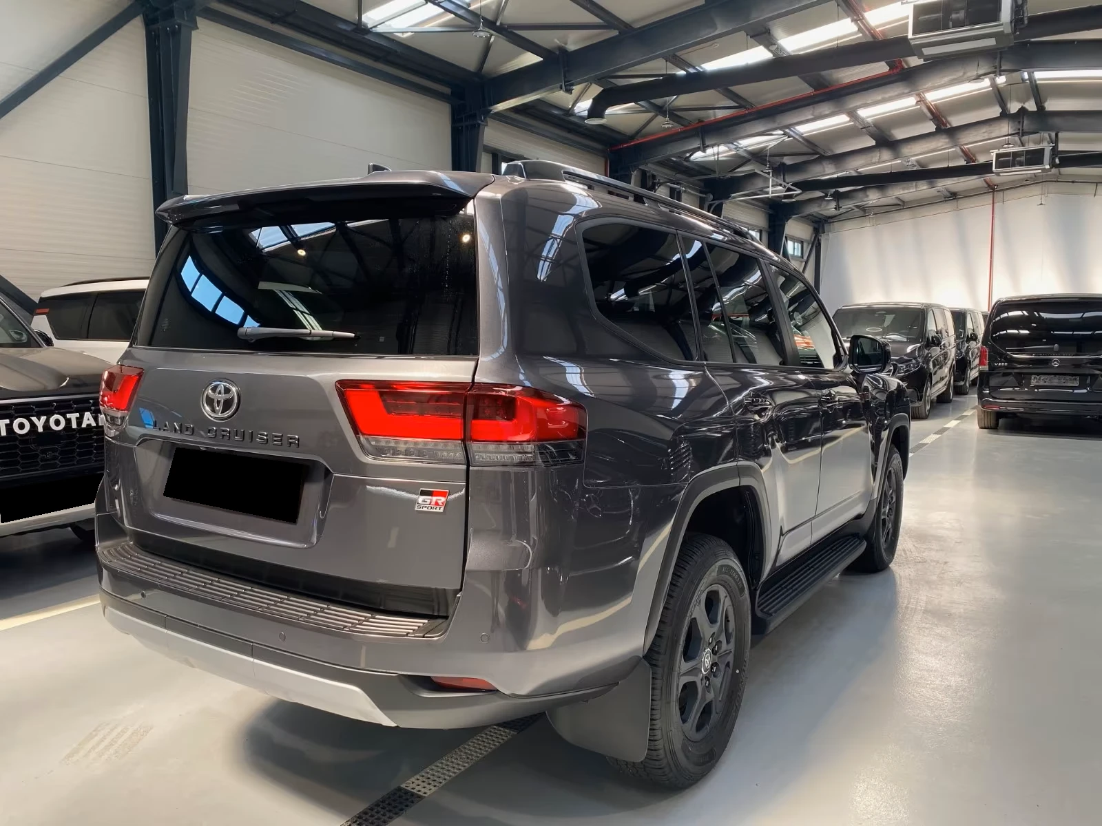Toyota Land cruiser LC300* GR-SPORT* DISTR* MEMORY* 360CAM* JBL* , снимка 4 - Автомобили и джипове - 55698861