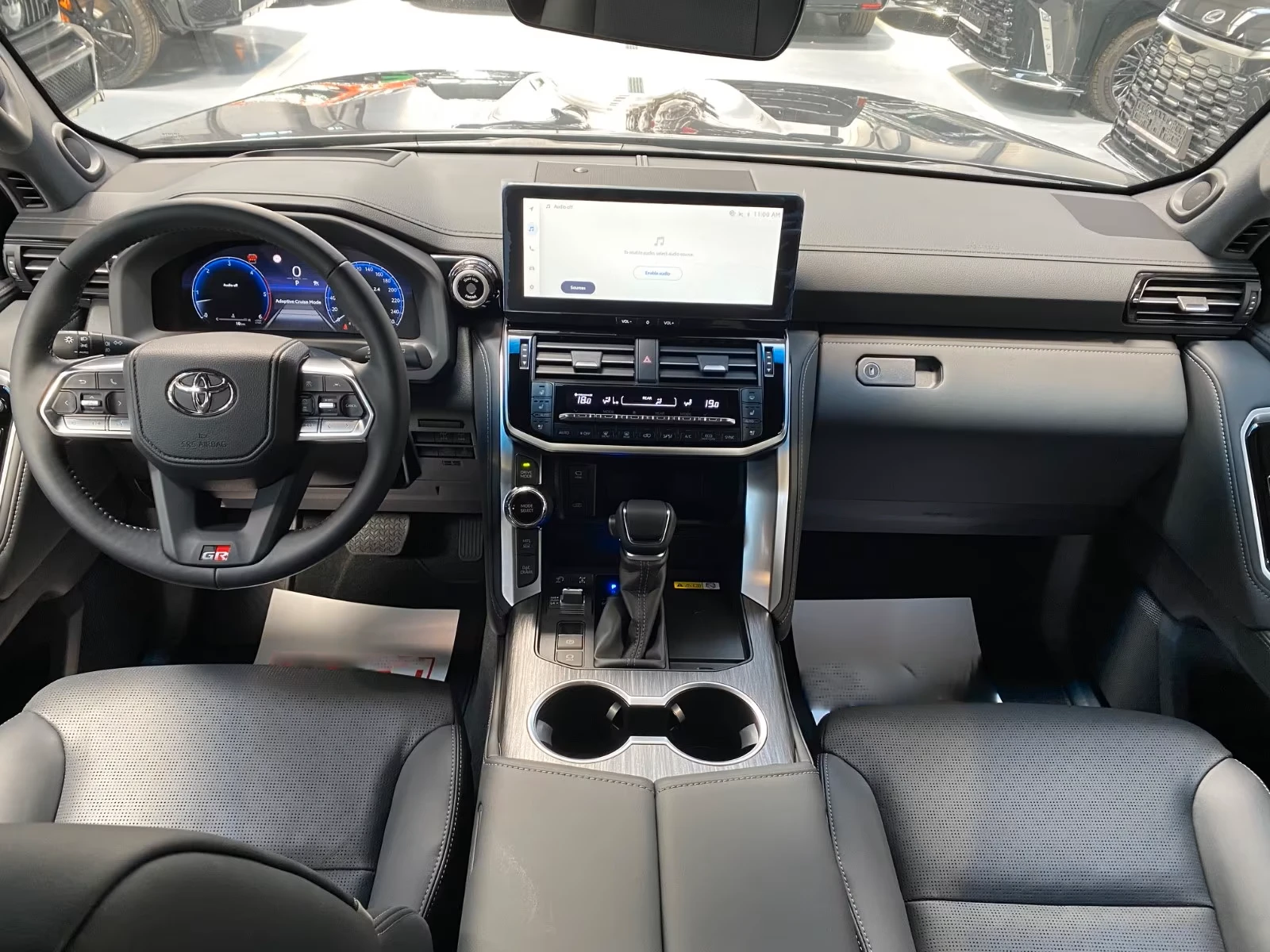 Toyota Land cruiser LC300* GR-SPORT* DISTR* MEMORY* 360CAM* JBL* , снимка 15 - Автомобили и джипове - 55698861