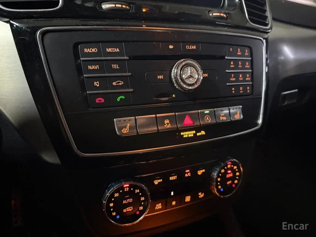 Mercedes-Benz GLE 350 * ТЕЛЕВИЗОРИ * 360 КАМЕРА * ПАНОРАМА * АВТОКРЕДИТ, снимка 11 - Автомобили и джипове - 55990200