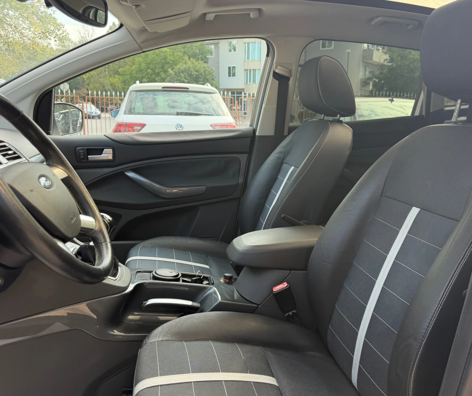 Ford Kuga 2.0CDTI/Panorama/136ps., снимка 13 - Автомобили и джипове - 56038986