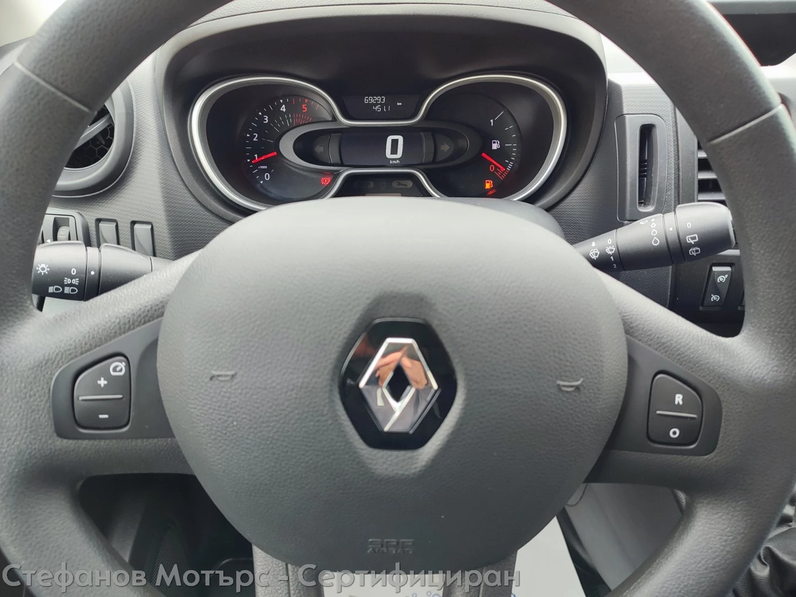 Renault Trafic L1H1 7 1 Combi Life 2.0 dCi (120hp) MT6 - изображение 9