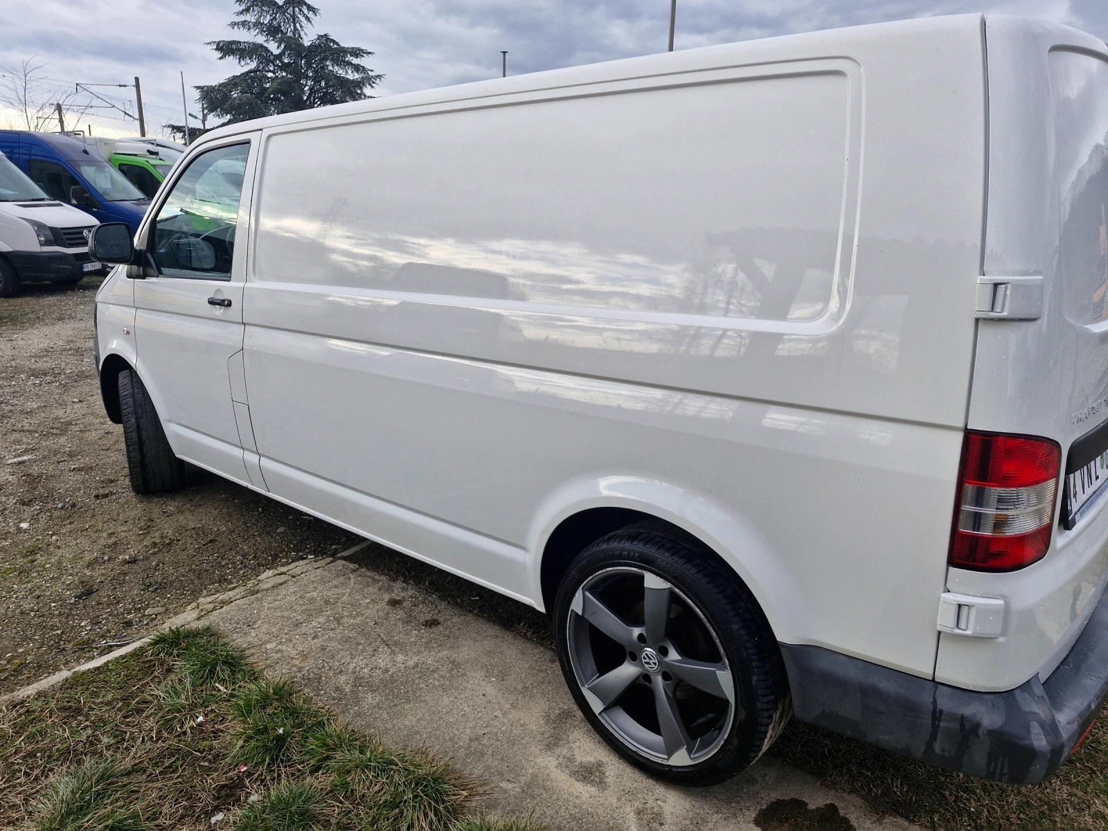 VW Transporter 2000. 180ks - изображение 8