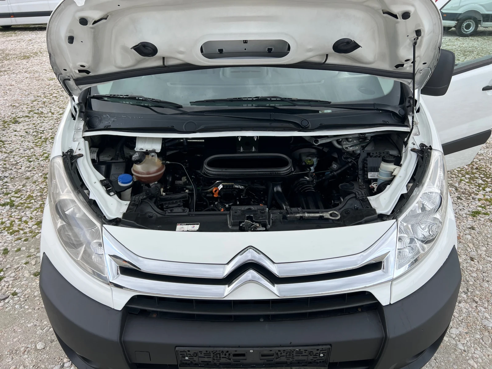 Citroen Jumpy 2.0 HDI-128 к.с-Хладилен, снимка 14 - Бусове и автобуси - 54151372