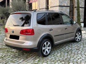 VW Touran 2.0TDI Панорама* Камера* Теглич* 7 Местен, снимка 4