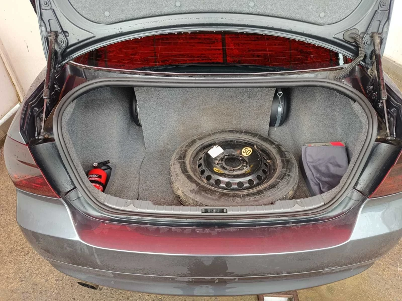 BMW 318 Е90 ROMANO/газ, снимка 8 - Автомобили и джипове - 52362053