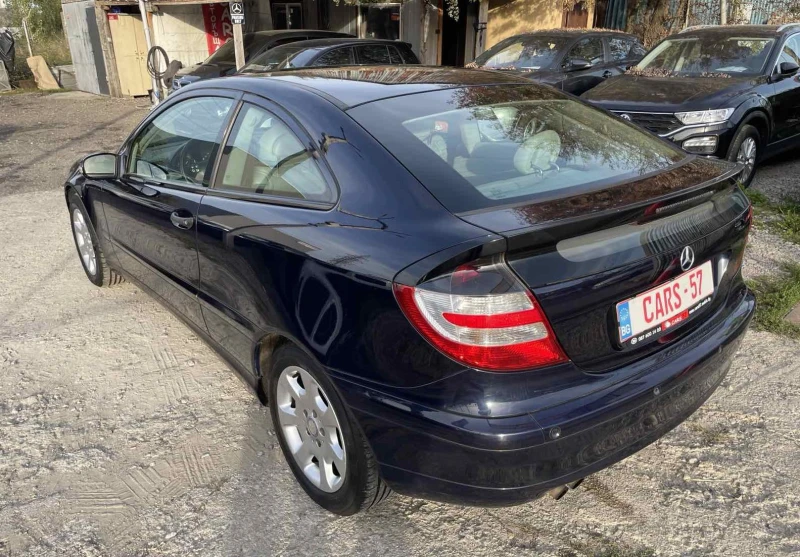 Mercedes-Benz C 180 Kompressor Автомат FACELIFTик, снимка 4 - Автомобили и джипове - 47706392