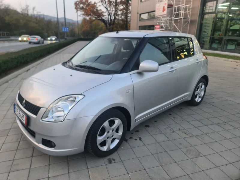 Suzuki Swift 1.5i.16 v. бензин , снимка 1 - Автомобили и джипове - 47782376