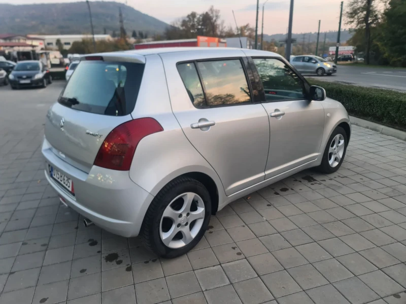 Suzuki Swift 1.5i.16 v. бензин , снимка 5 - Автомобили и джипове - 47782376