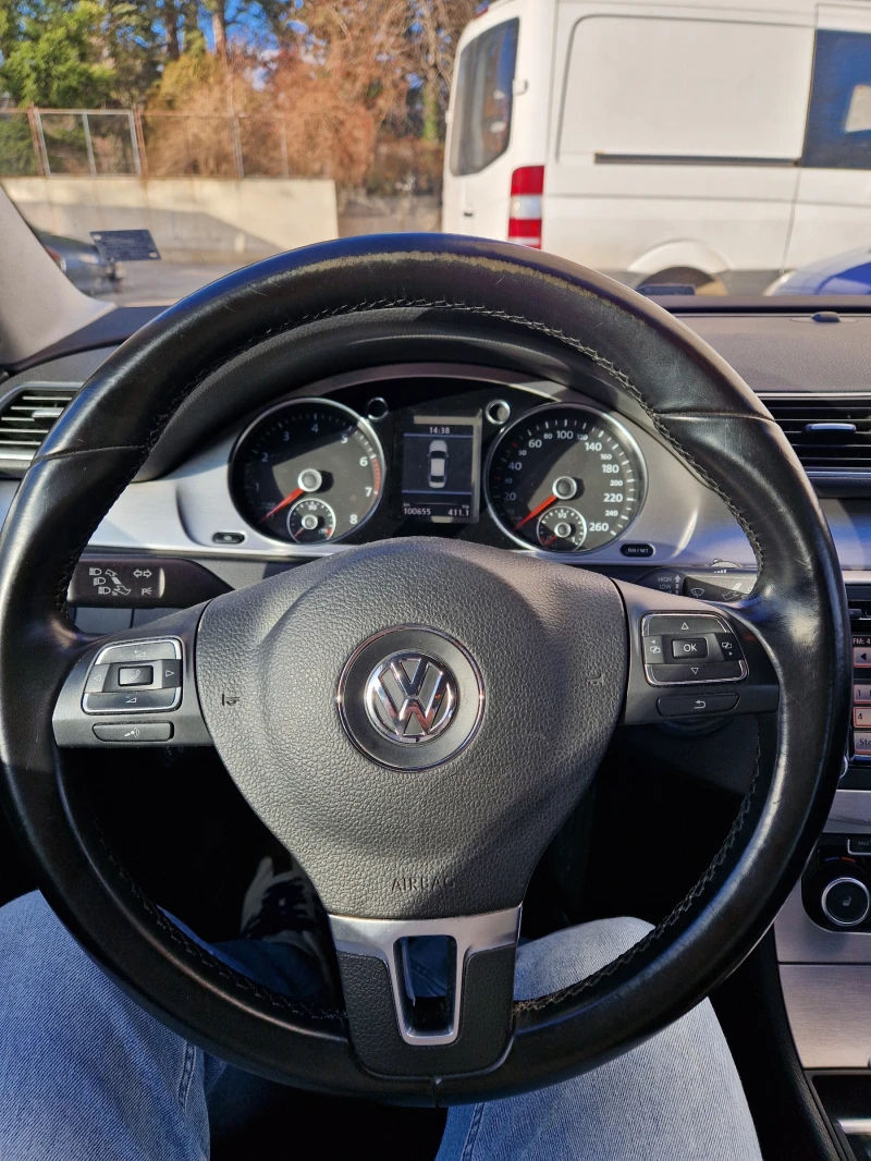 VW Passat, снимка 14 - Автомобили и джипове - 49513066