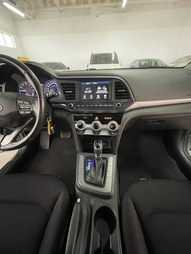 Hyundai Elantra 2.0 DOHC-MPI/КАМЕРА/ПОДГРЕВ/, снимка 15 - Автомобили и джипове - 49292741