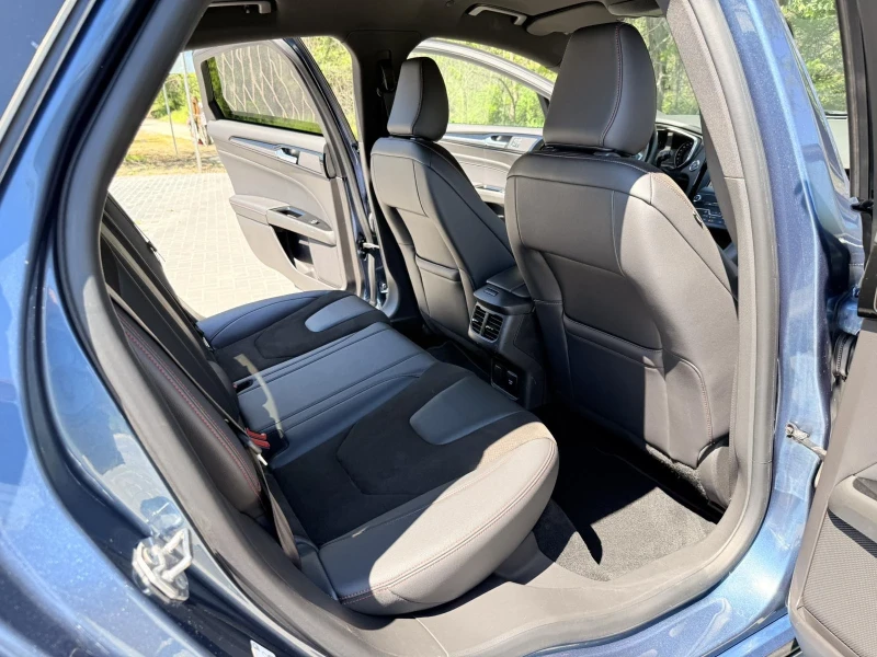 Ford Mondeo TDCI EcoBlue ST-Line , снимка 12 - Автомобили и джипове - 52176040