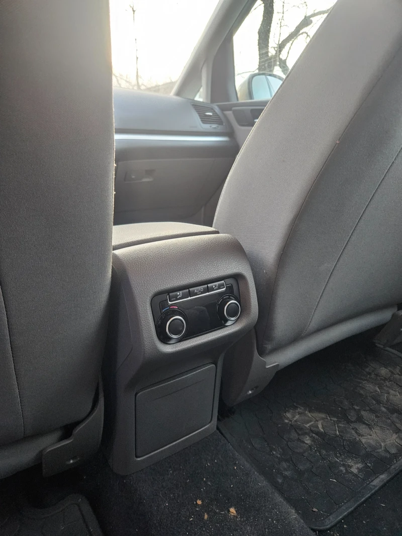 Seat Alhambra 2.0Tdi, снимка 14 - Автомобили и джипове - 52980541