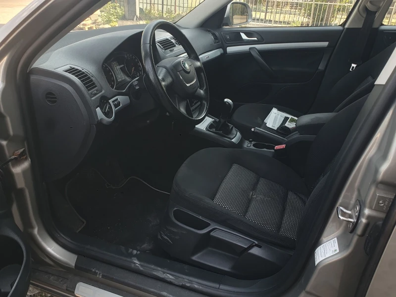 Skoda Octavia Scout 2, 0 tdi 140 hp 4x4, снимка 10 - Автомобили и джипове - 51615119