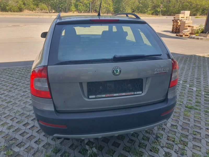 Skoda Octavia Scout 2, 0 tdi 140 hp 4x4, снимка 7 - Автомобили и джипове - 51615119