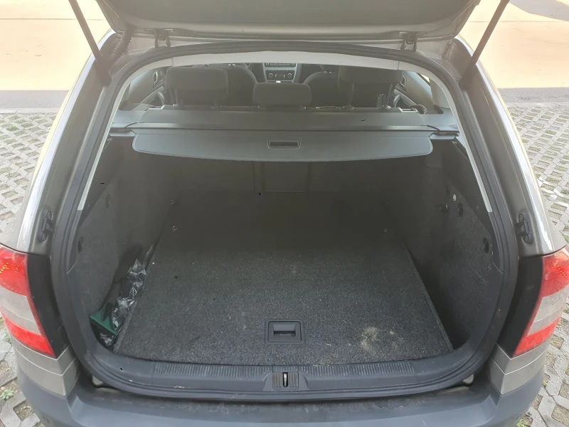 Skoda Octavia Scout 2, 0 tdi 140 hp 4x4, снимка 9 - Автомобили и джипове - 51615119