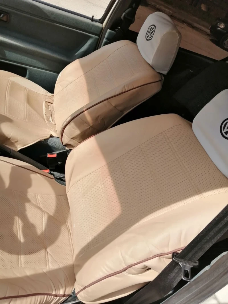 VW Golf 1.8 benzin, снимка 3 - Автомобили и джипове - 52910982