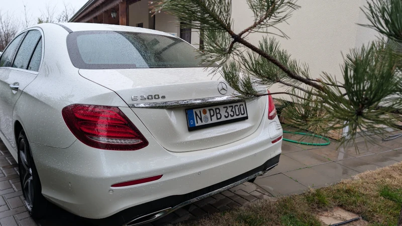Mercedes-Benz E 300 e, Plug-in, CAMO 17 800 km !!!, снимка 3 - Автомобили и джипове - 53030086