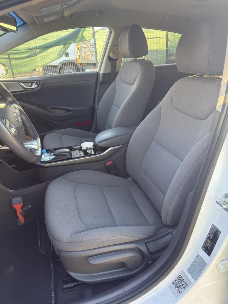 Hyundai Ioniq 38.4KWh/FACE/LED/BLUELINK/SOH100%, снимка 10 - Автомобили и джипове - 53112197