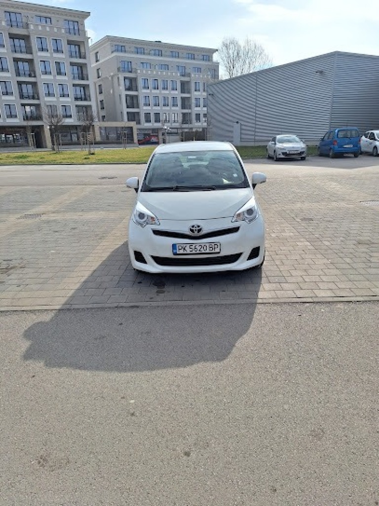 Toyota Verso S АГУ, снимка 2 - Автомобили и джипове - 46263375