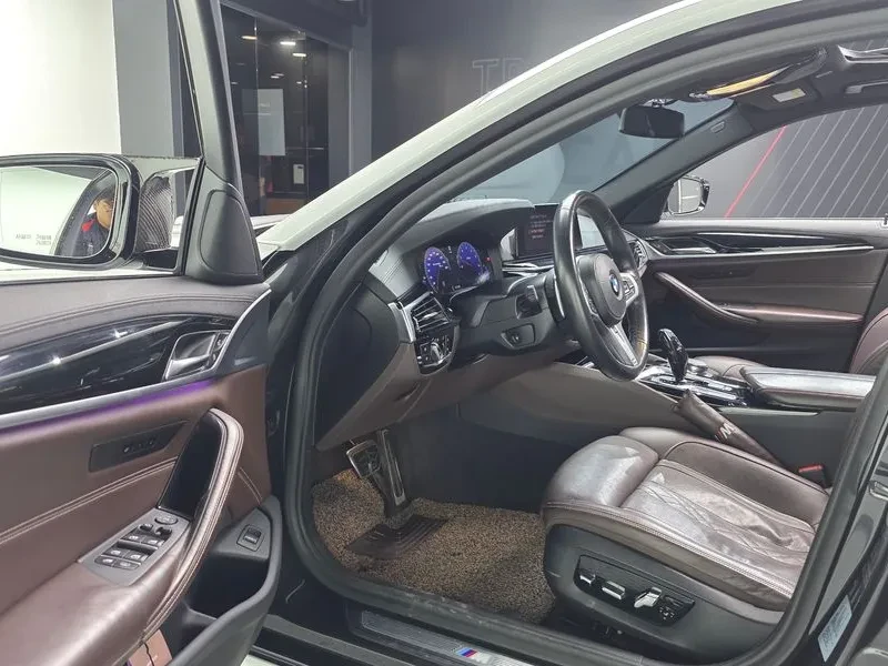 BMW 530  G30I. M PACK, снимка 10 - Автомобили и джипове - 55733991