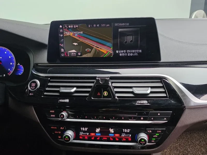 BMW 530  G30I. M PACK, снимка 14 - Автомобили и джипове - 55733991