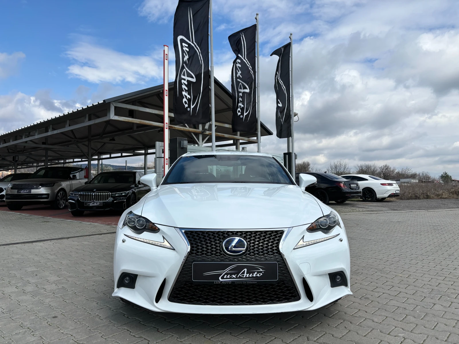 Lexus IS 300H#HYBRID#F SPORT#NAVI#ОБДУХВАНЕ#КАМЕРА - изображение 3