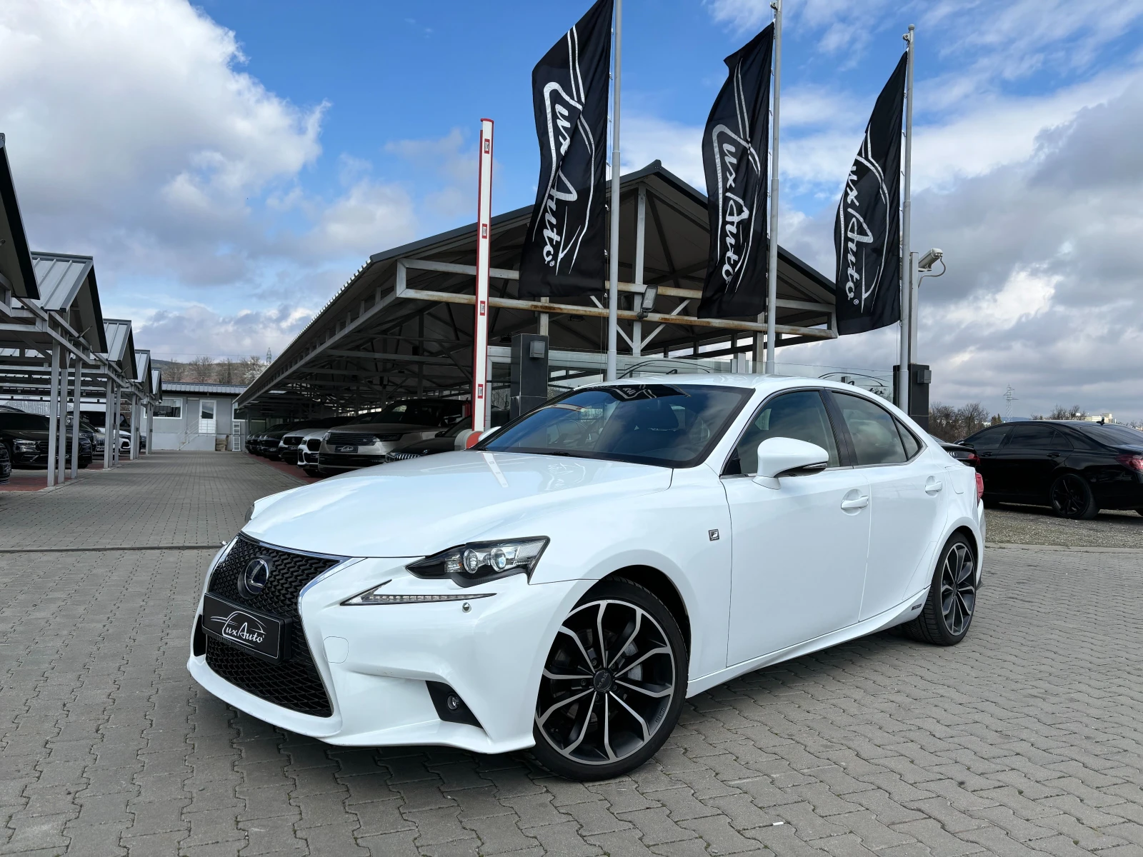 Lexus IS 300H#HYBRID#F SPORT#NAVI#ОБДУХВАНЕ#КАМЕРА - изображение 2