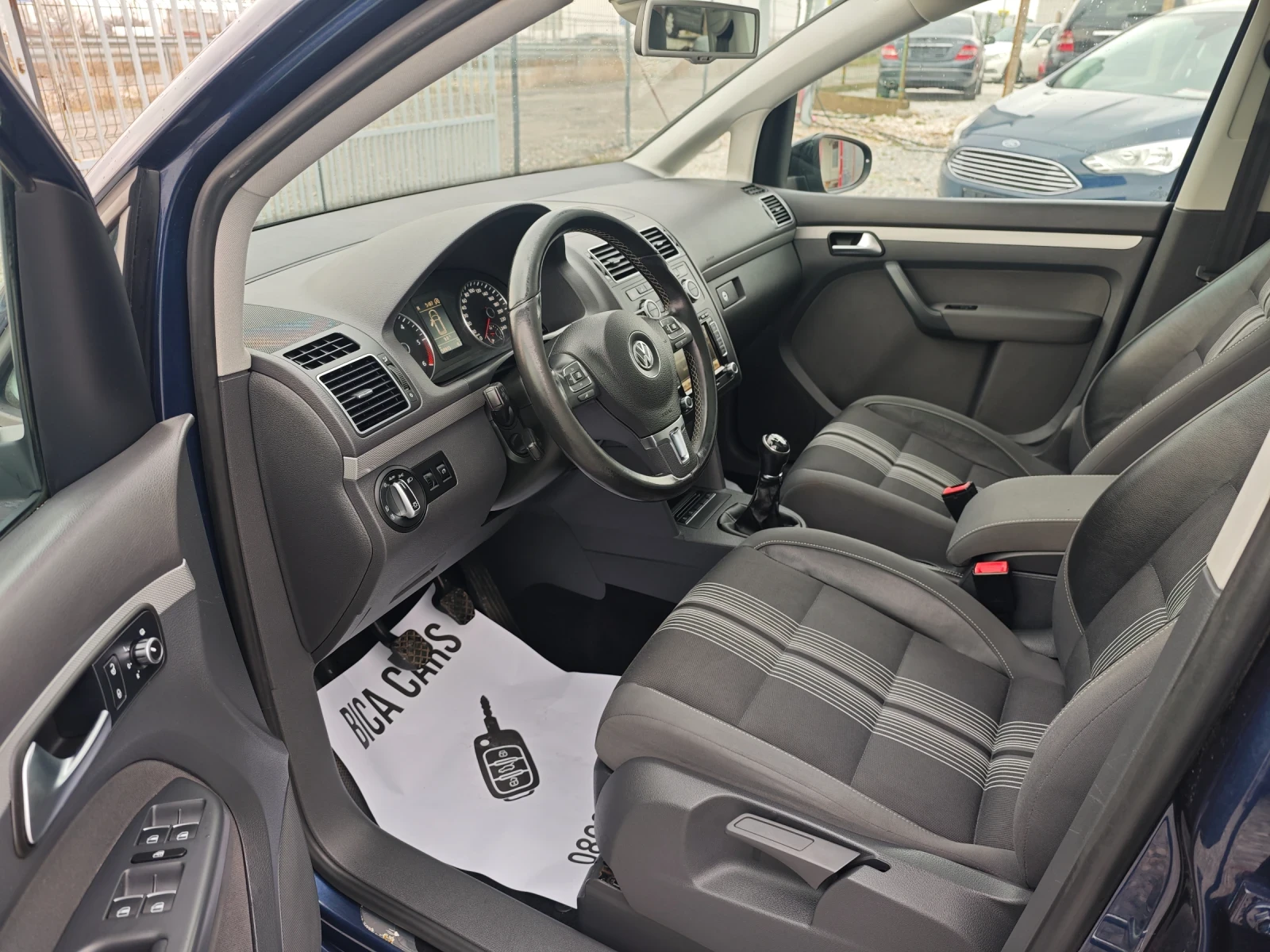 VW Touran 2.0TDI  - изображение 8