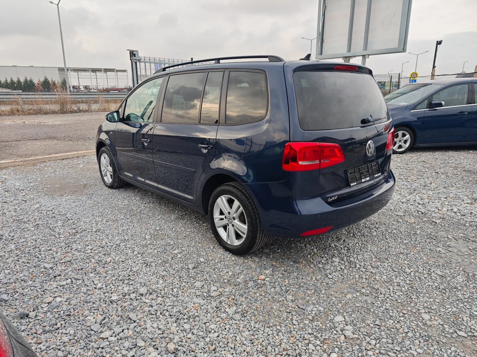 VW Touran 2.0TDI  - изображение 6