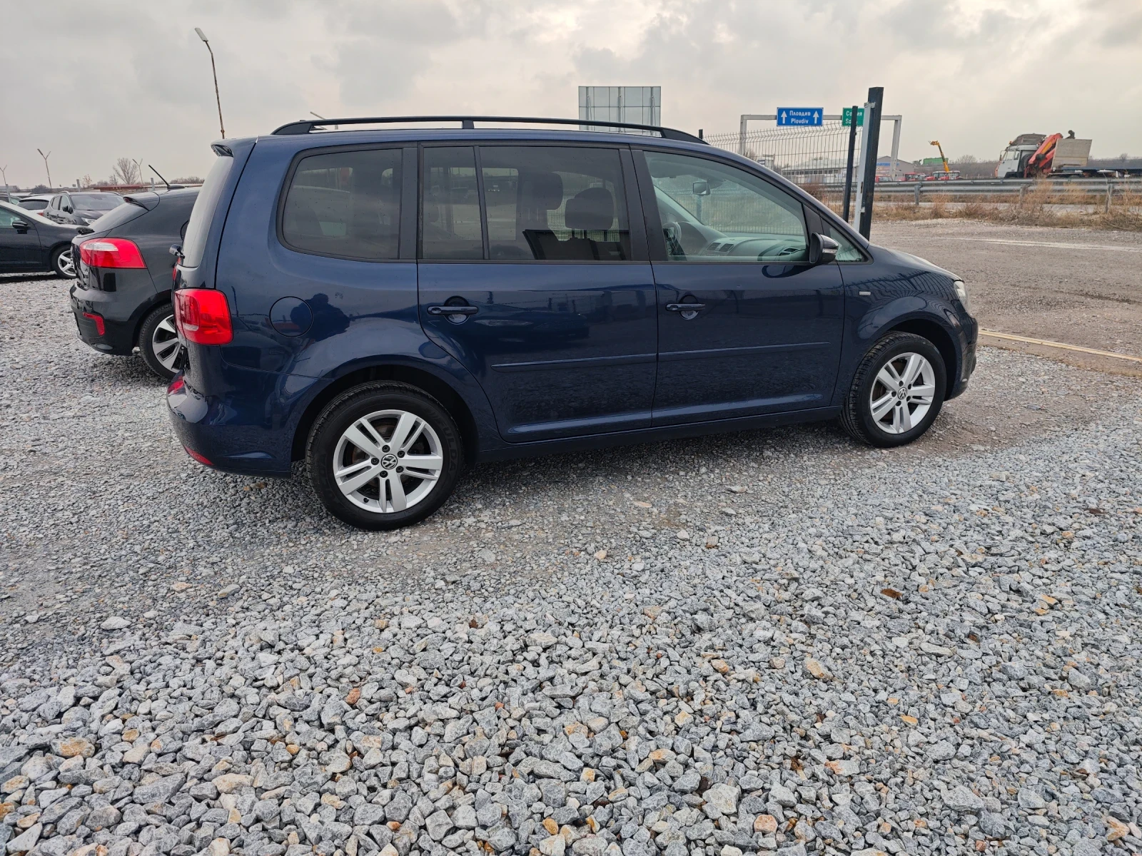 VW Touran 2.0TDI  - изображение 4